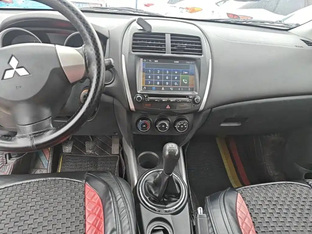 Mitsubishi ASX — миниатюра 10