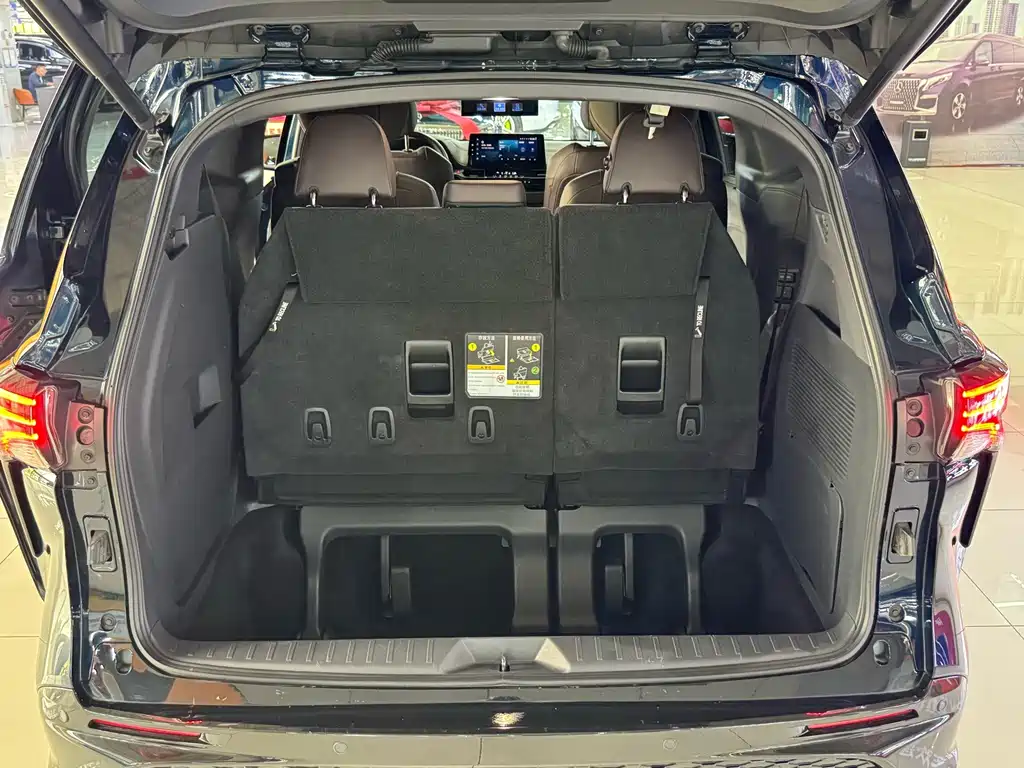 Toyota Granvia — миниатюра 25