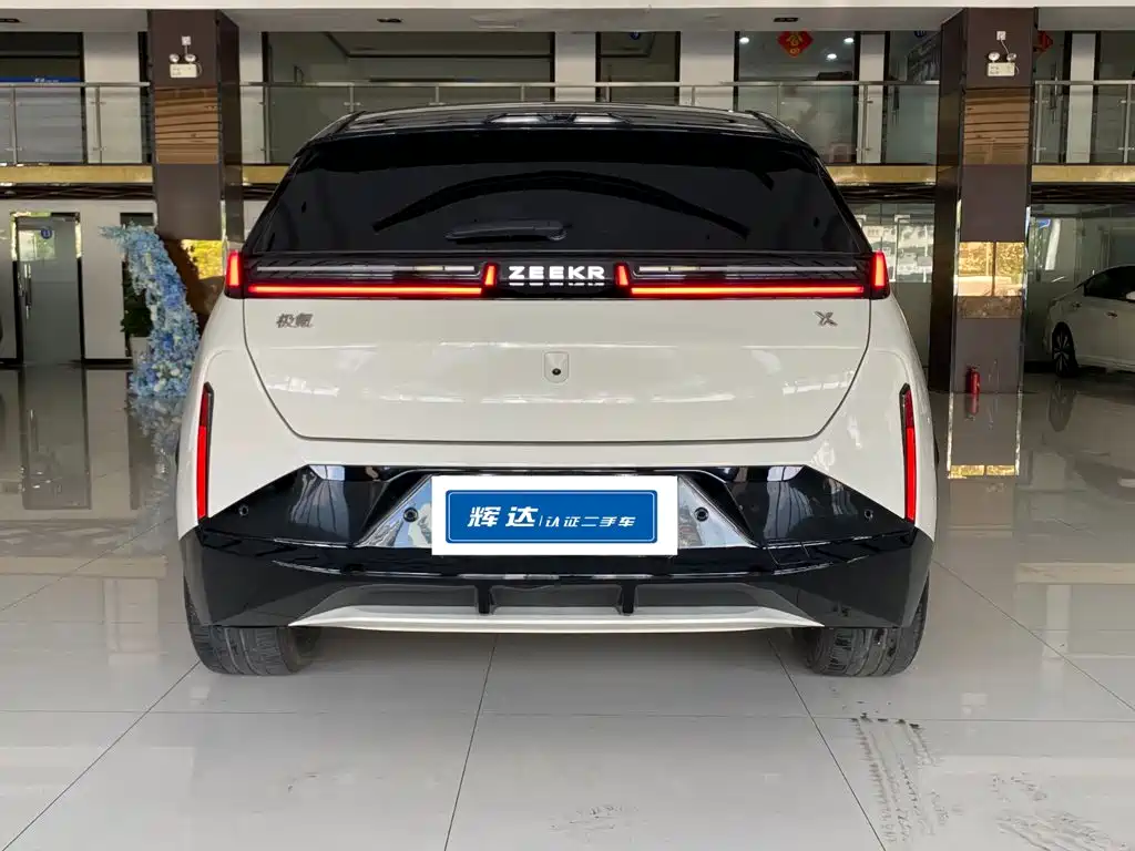 Zeekr X — миниатюра 6