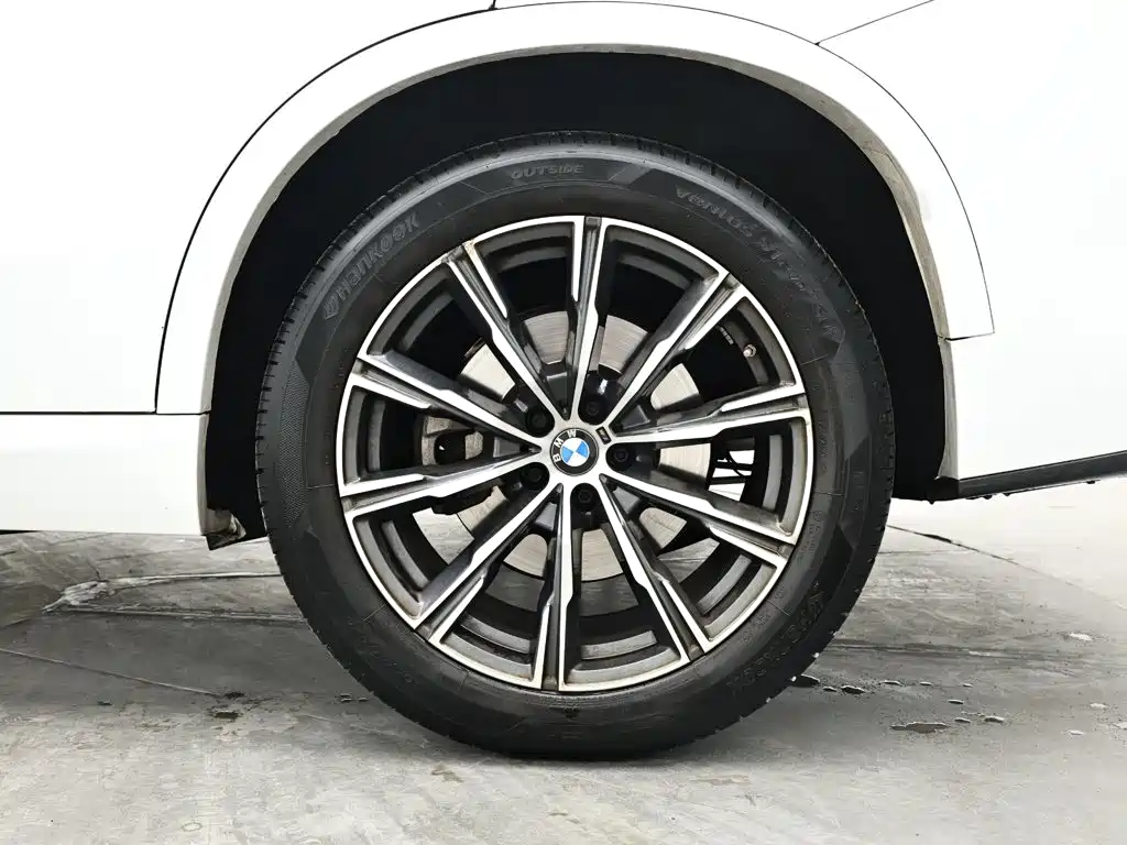 BMW X5 — миниатюра 9