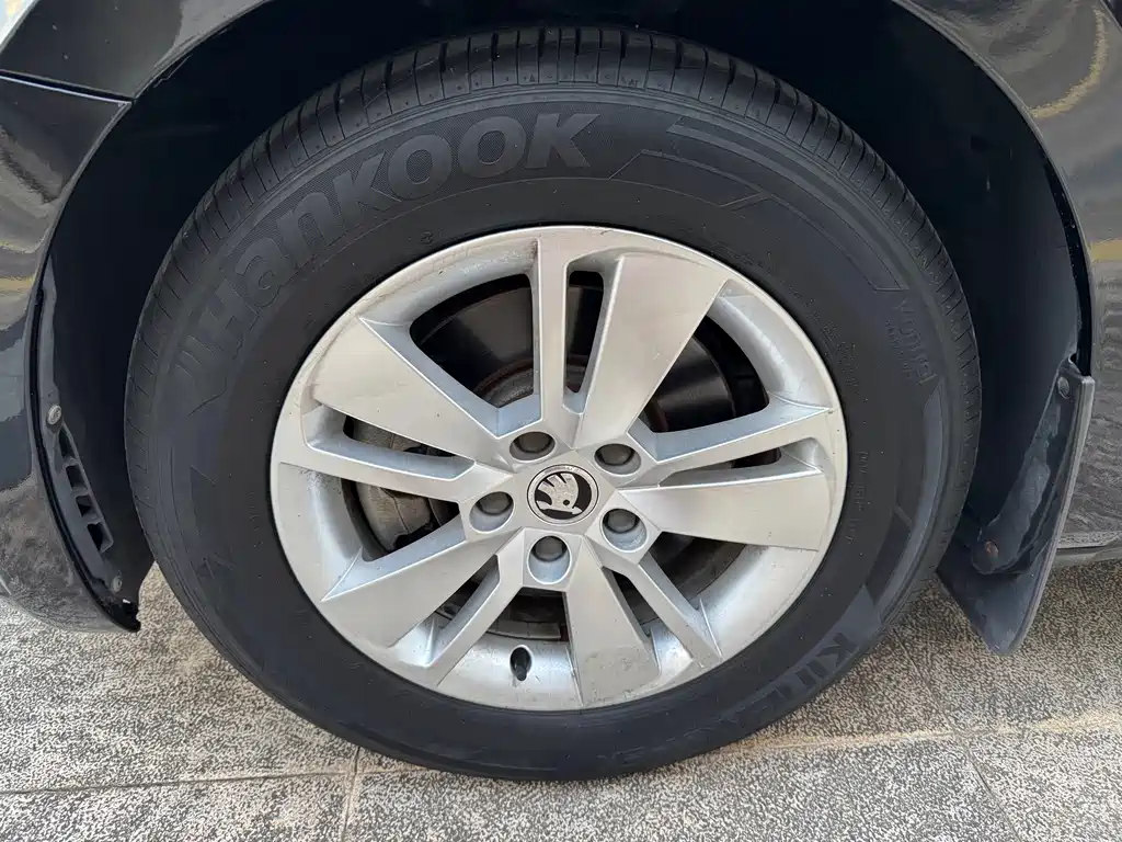 Skoda Superb — миниатюра 20