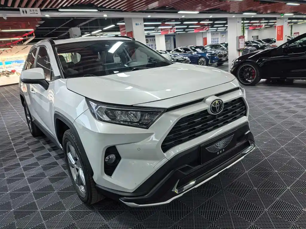 TOYOTA RAV4 RONGFANG