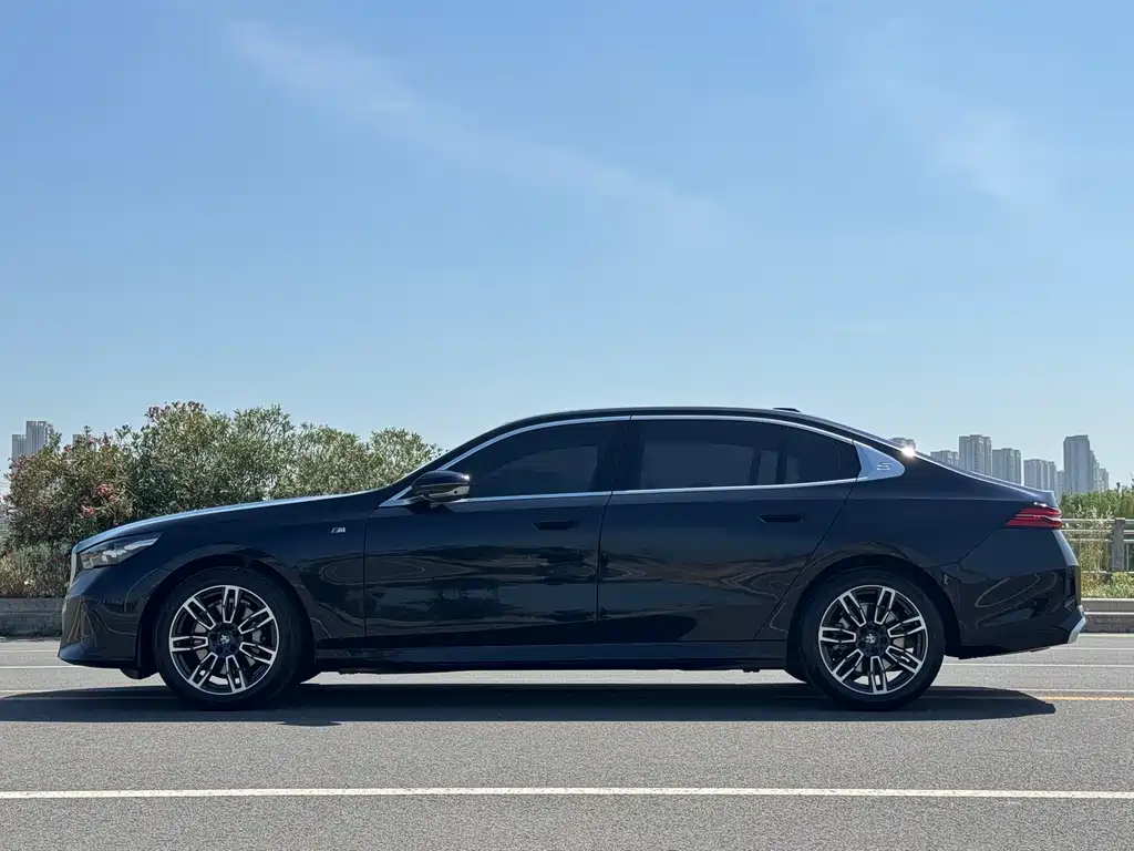 BMW 5 Series 5 2024 530Li Lead M Sport