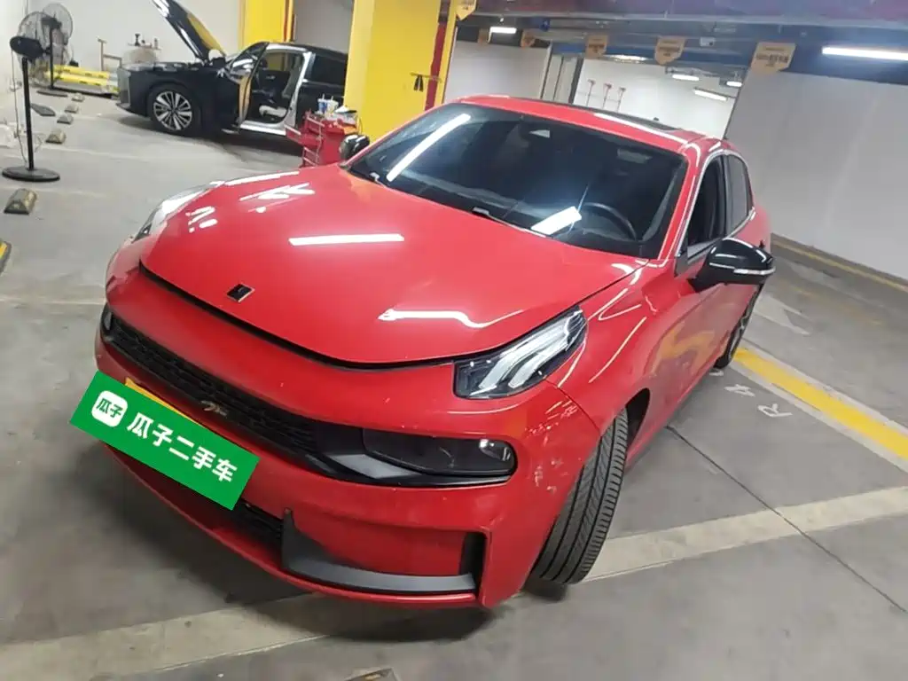 Lynk & Co 03