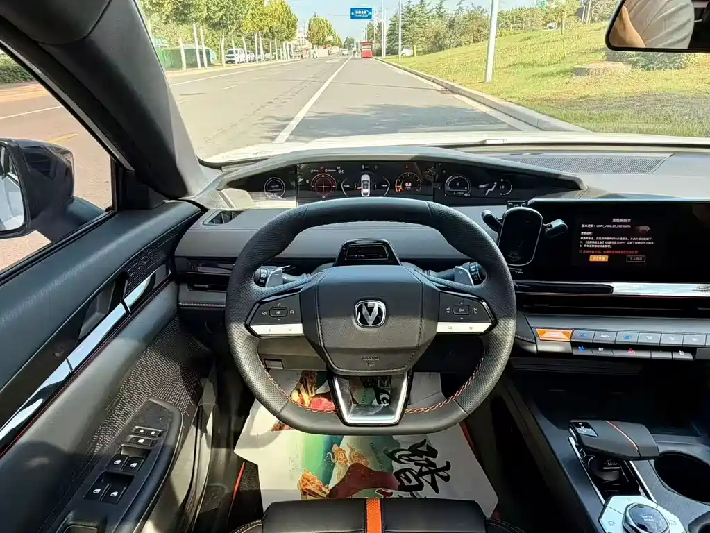 Changan UNI-V — миниатюра 7