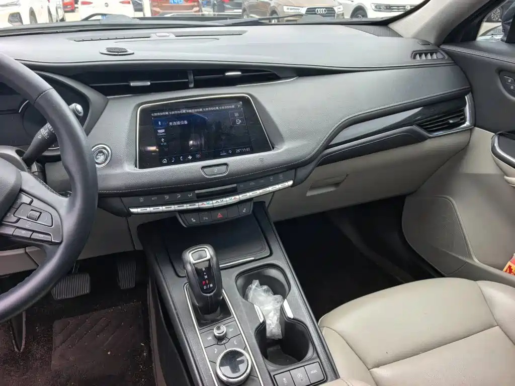 Cadillac XT4 — миниатюра 13