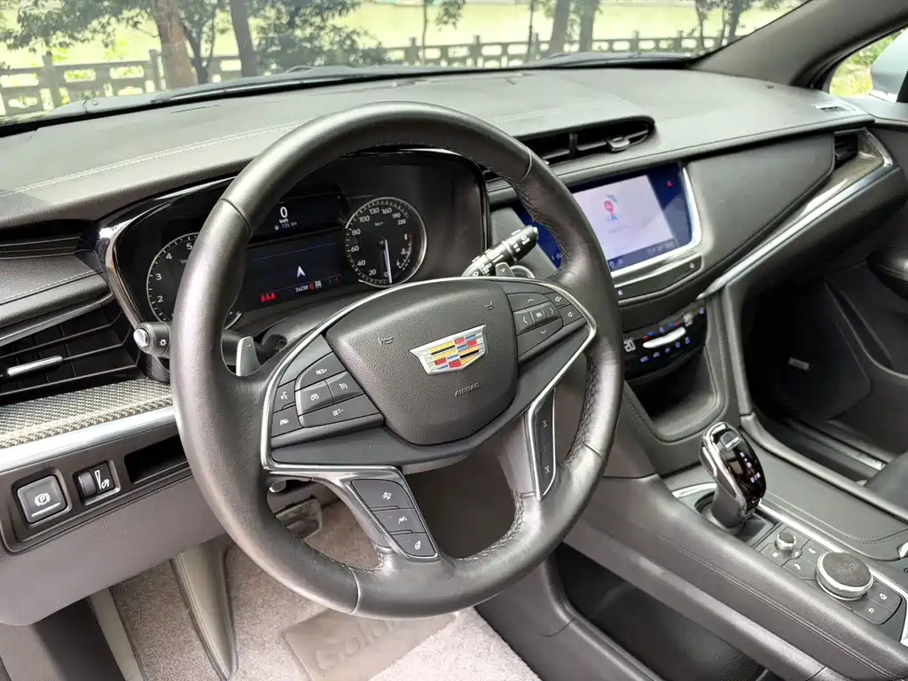 Cadillac XT5 — миниатюра 8