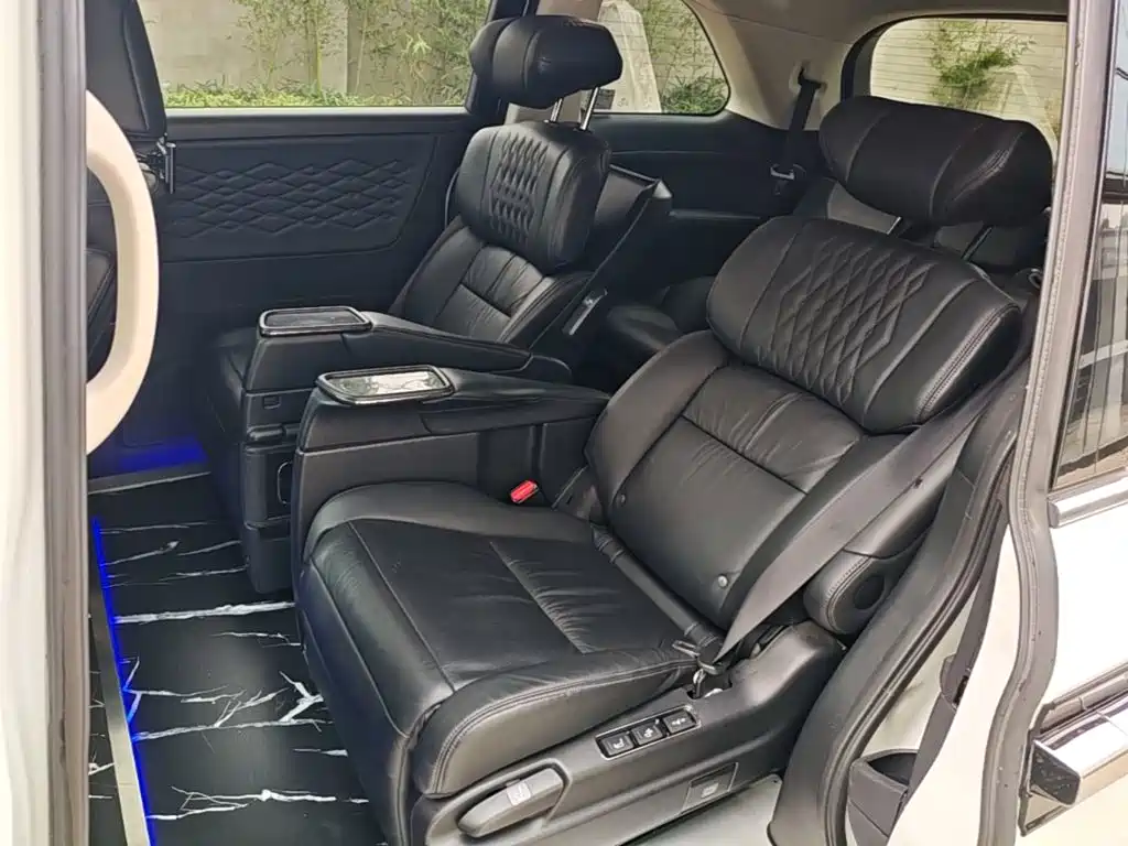 Honda Elysion — миниатюра 17