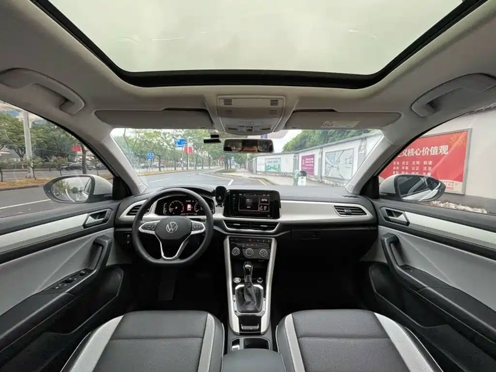 Volkswagen T-Roc — миниатюра 13