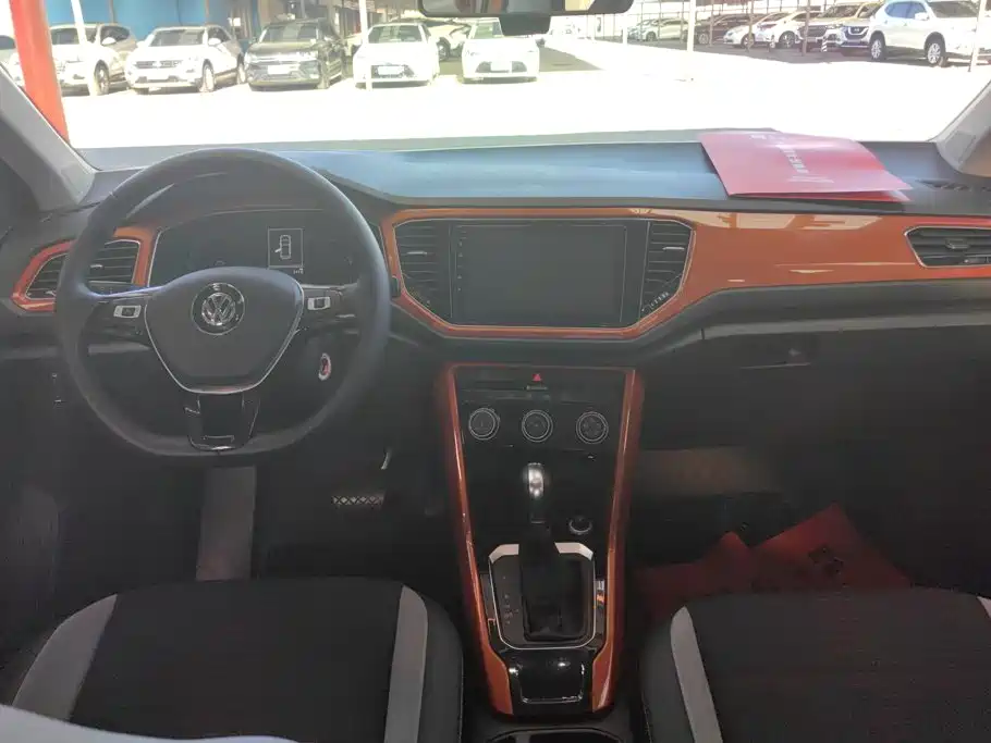 Volkswagen T-Roc — миниатюра 12
