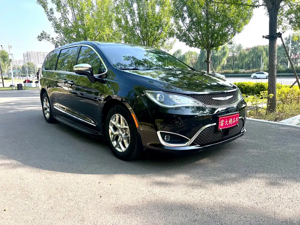 Chrysler Grand Voyager (Import) — миниатюра 2