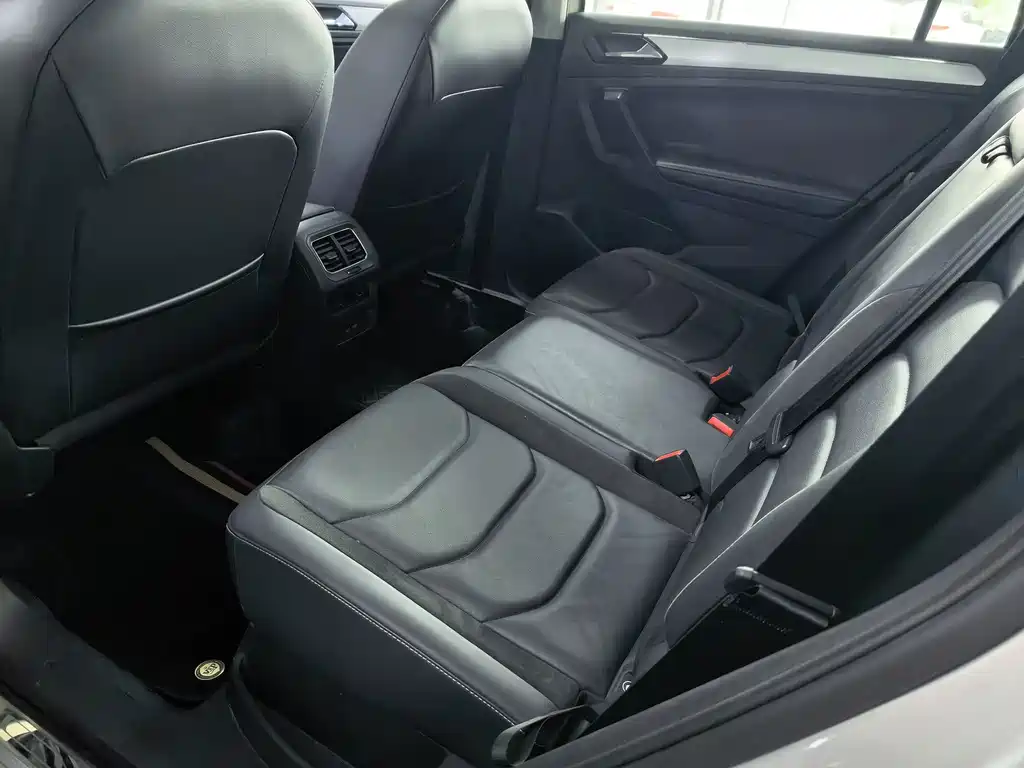 Volkswagen Tiguan L — миниатюра 12