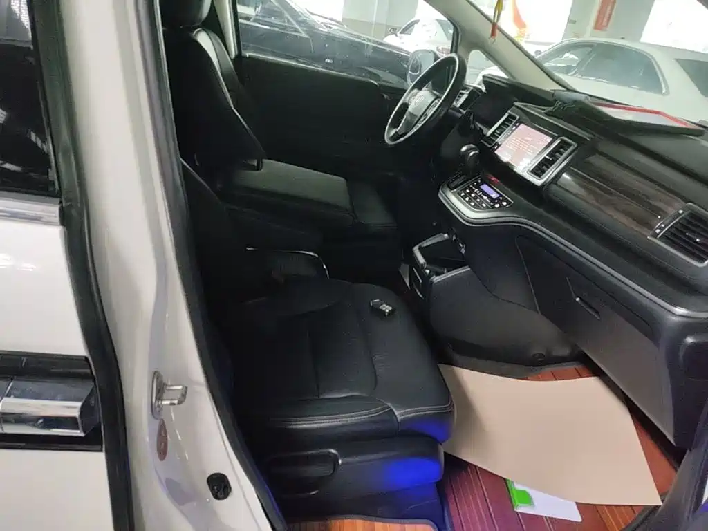 Honda Elysion — миниатюра 25