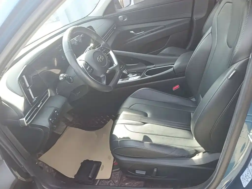 Hyundai Elantra — миниатюра 15