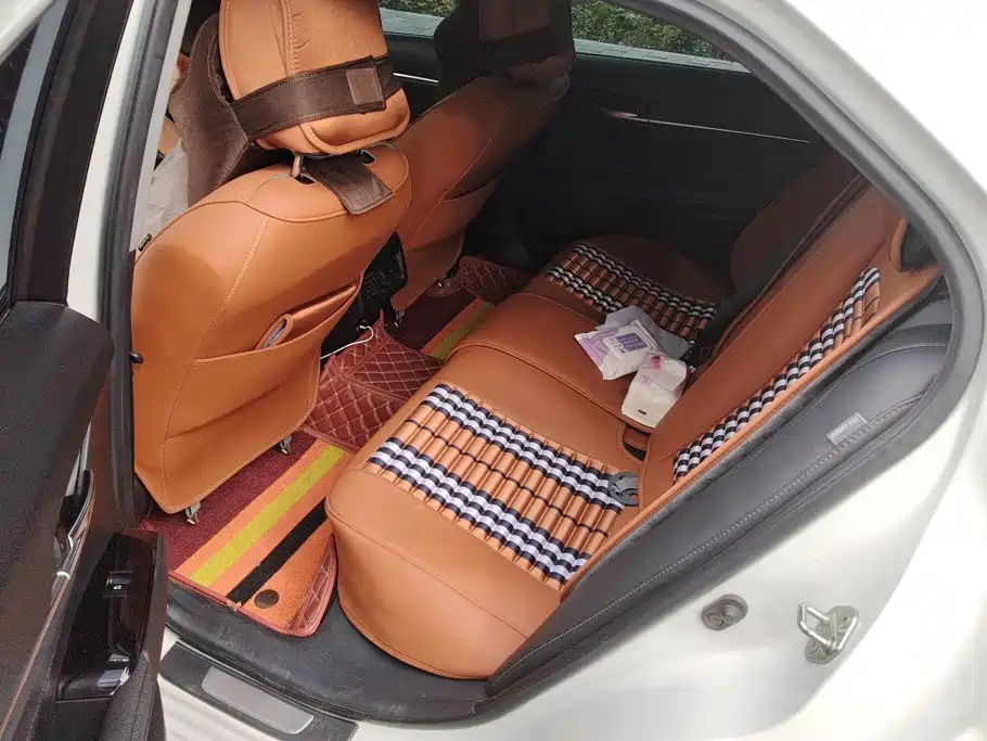 Toyota Camry — миниатюра 11