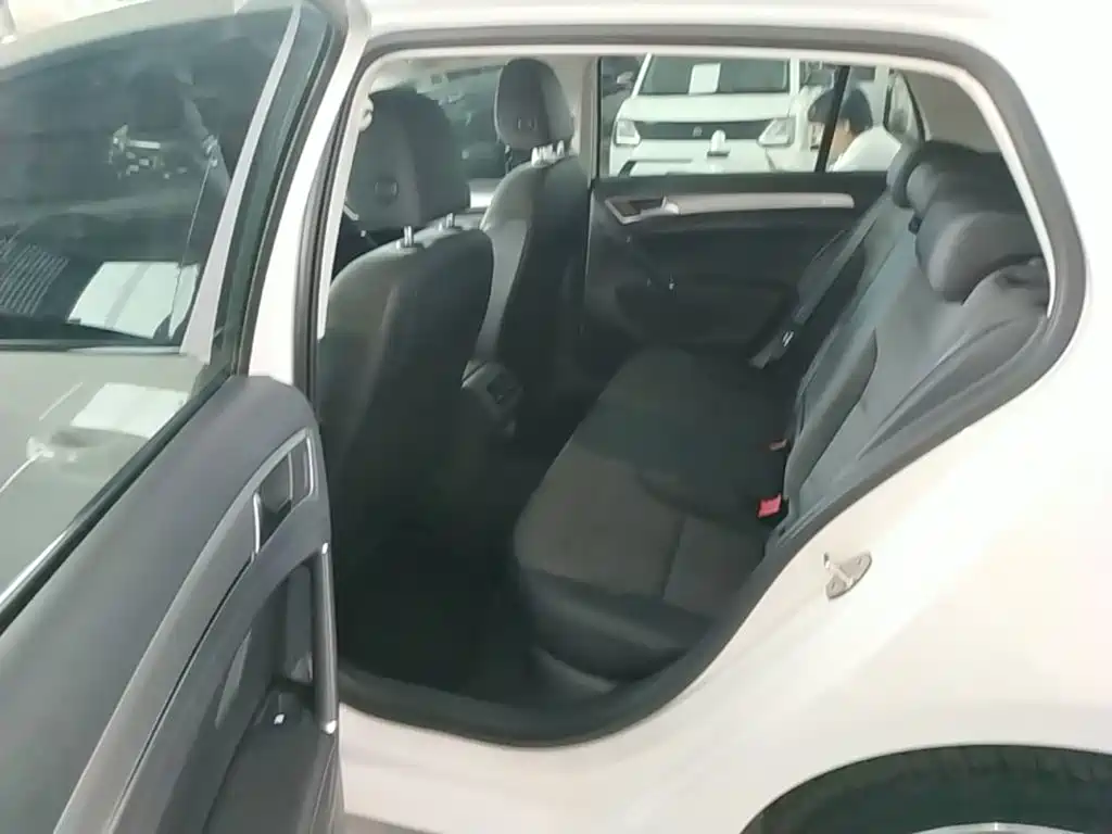 Volkswagen Golf — миниатюра 17