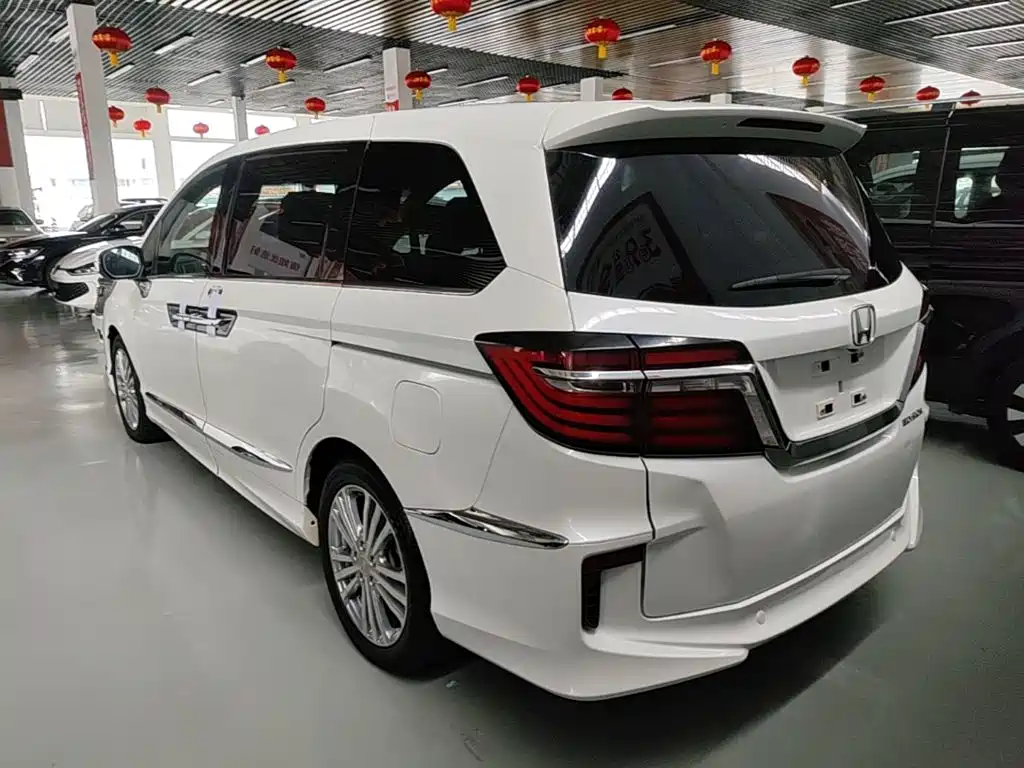 Honda Elysion — миниатюра 5