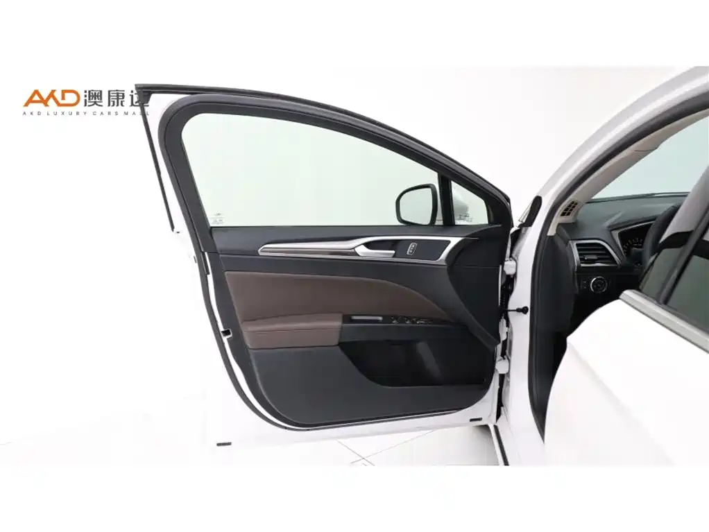 Ford Mondeo — миниатюра 10