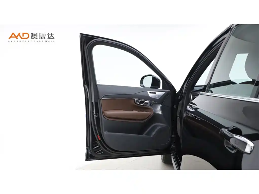 Volvo XC90 PHEV — миниатюра 10