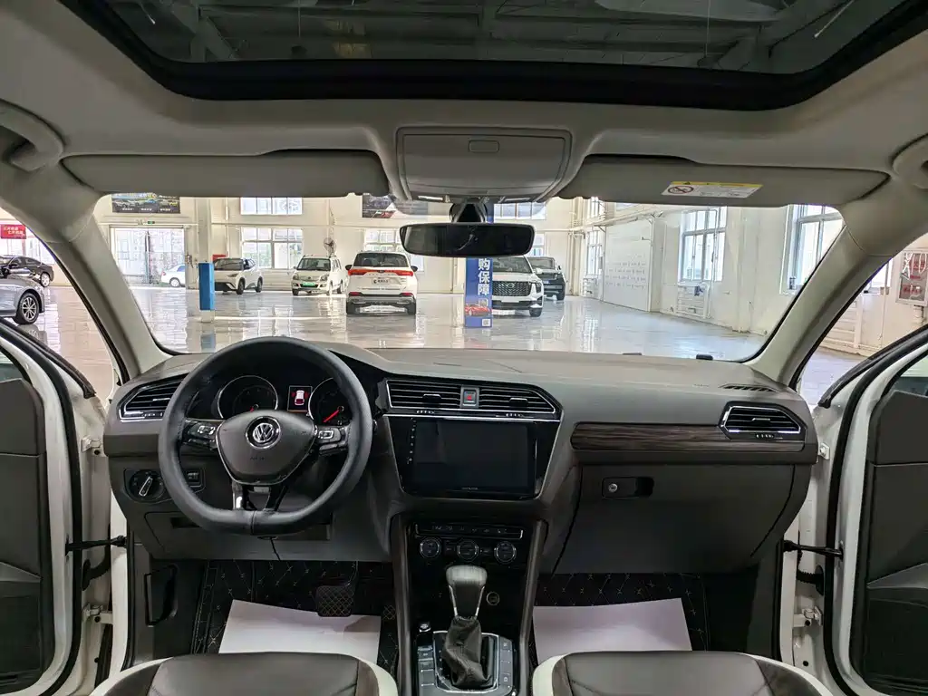 Volkswagen Tiguan L — миниатюра 10