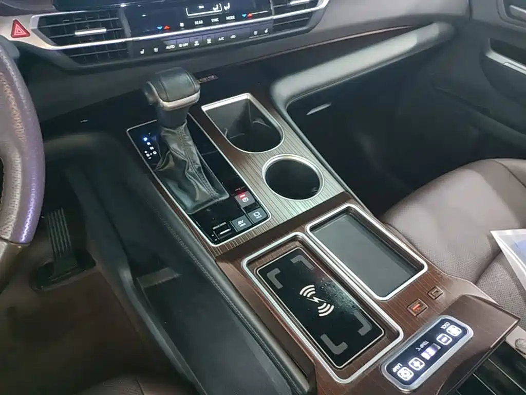 Toyota Granvia — миниатюра 14