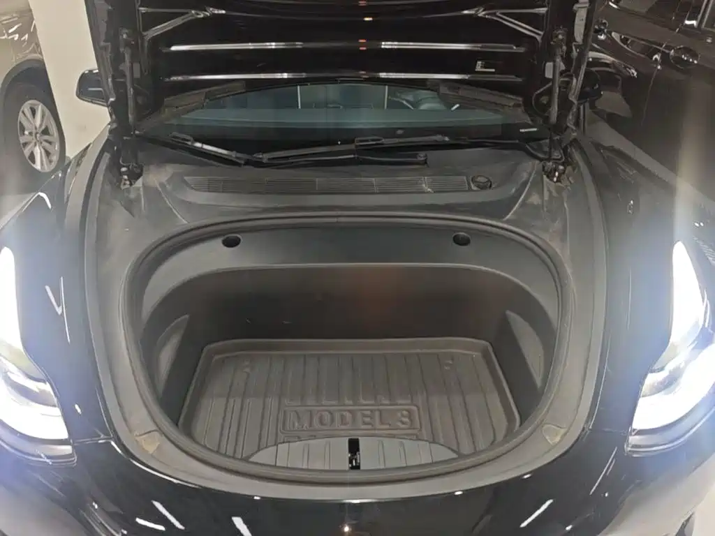 Tesla Model 3 — миниатюра 20
