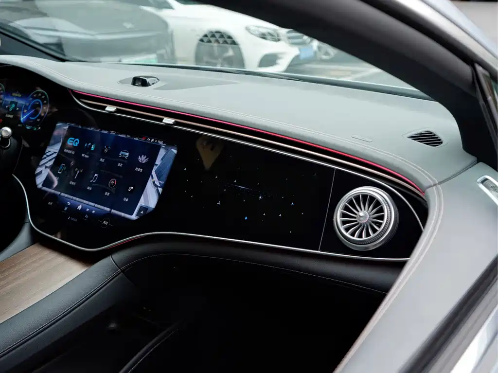 Mercedes-Benz EQS — миниатюра 18