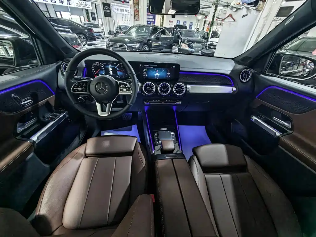Mercedes-Benz GLB — миниатюра 11