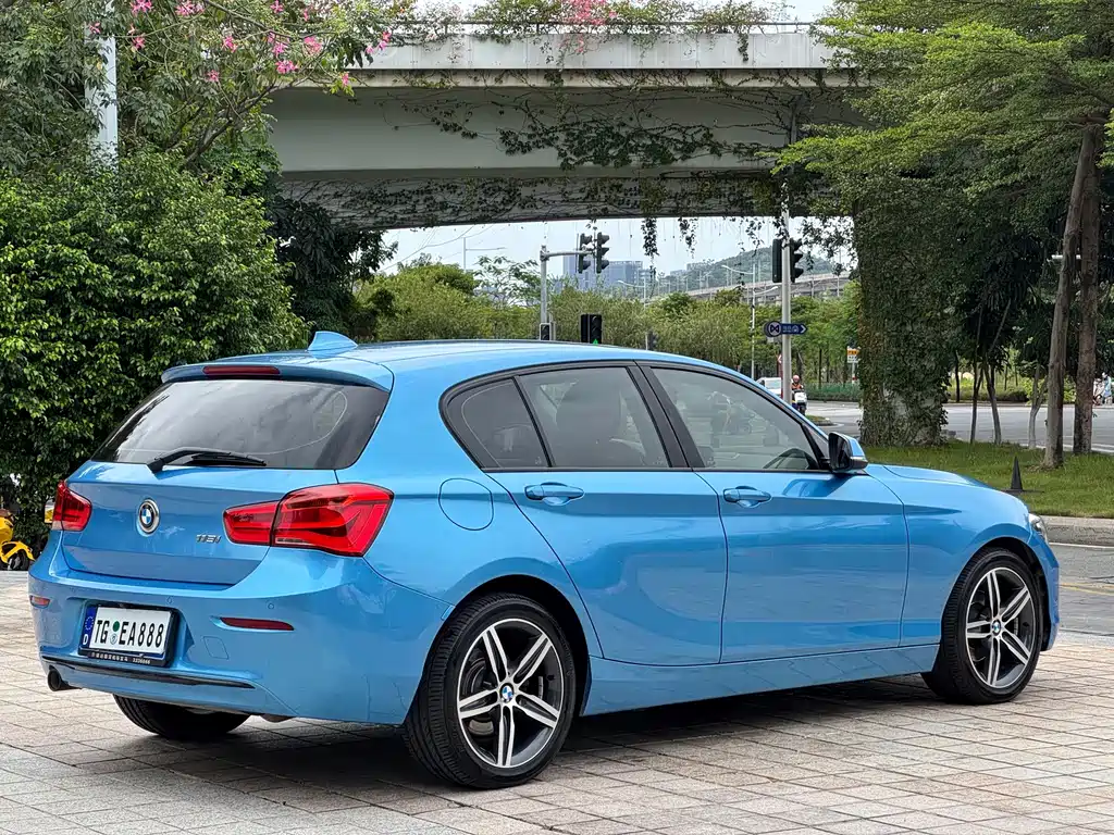 BMW 1 Series (Import) — миниатюра 4