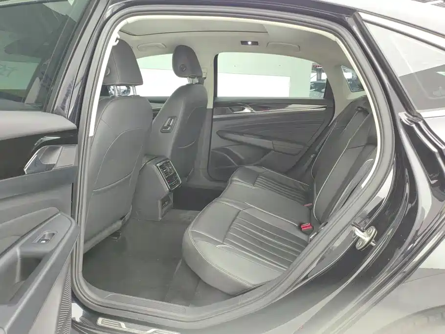 Volkswagen Passat — миниатюра 11