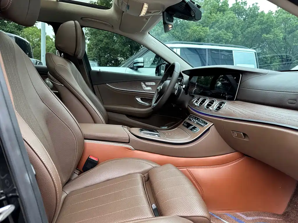 Mercedes-Benz E-Class — миниатюра 15