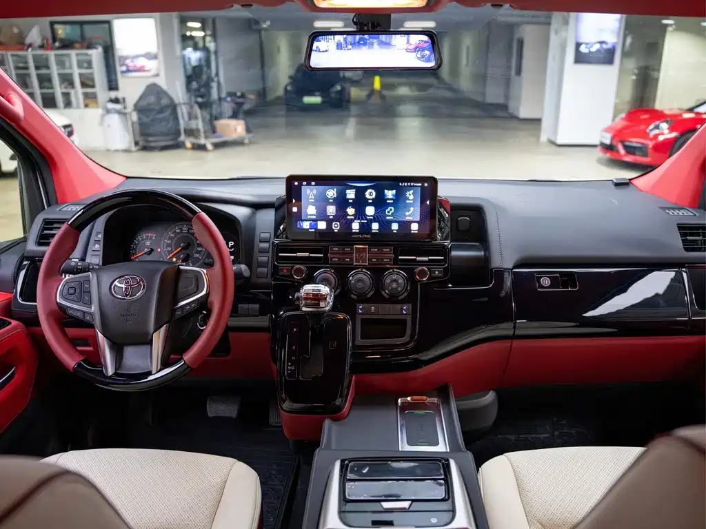 Toyota Hiace — миниатюра 10