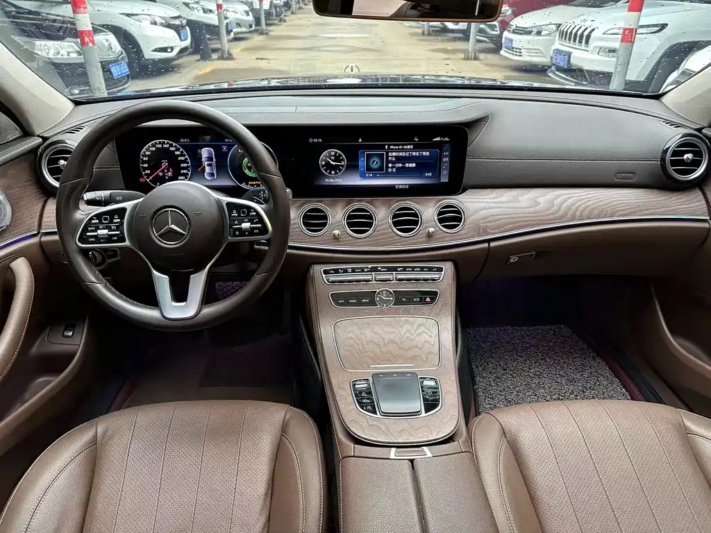 Mercedes-Benz E-Class — миниатюра 4