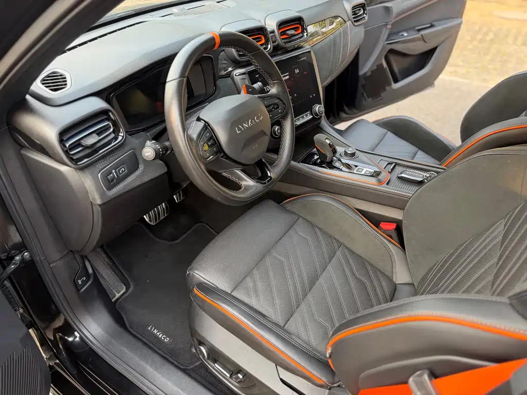 LYNK & CO. 02 HATCHBACK