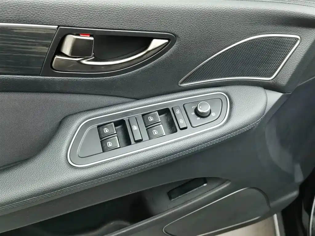 Hongqi H7 2019 1.8T Comfort