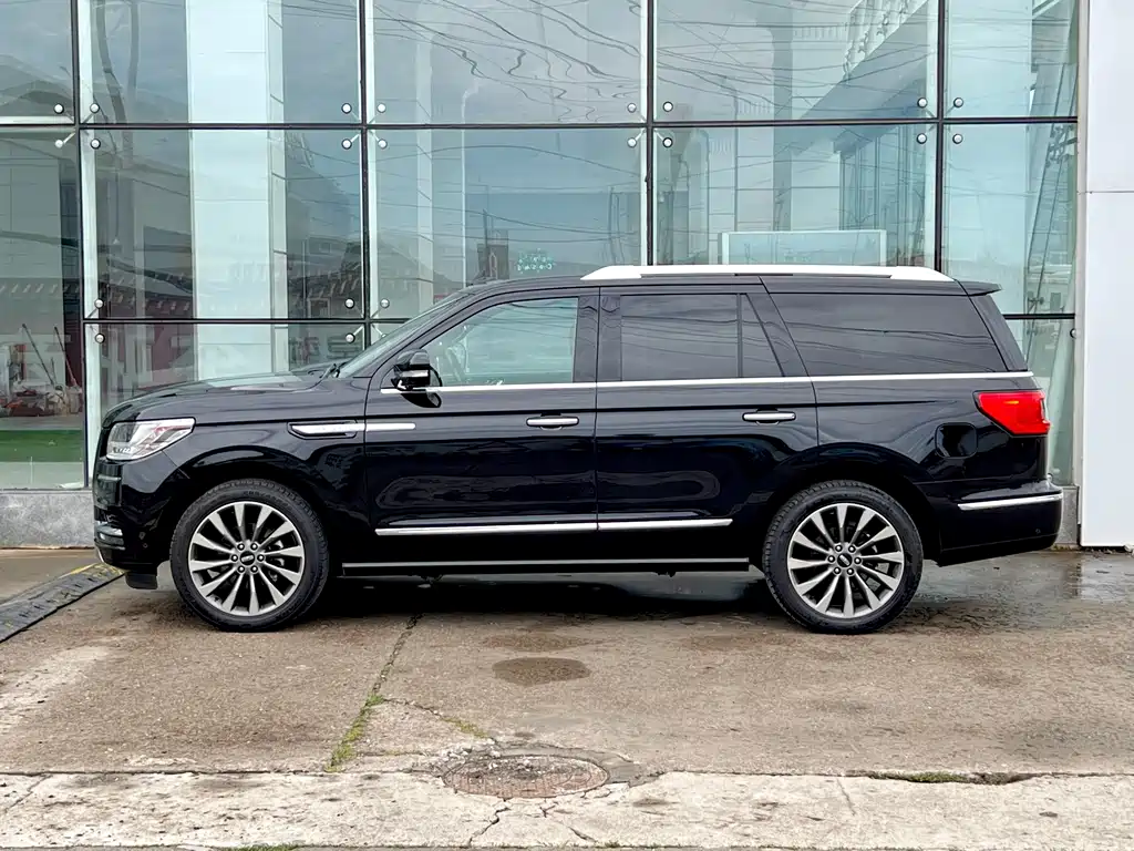 Lincoln Navigator — миниатюра 8