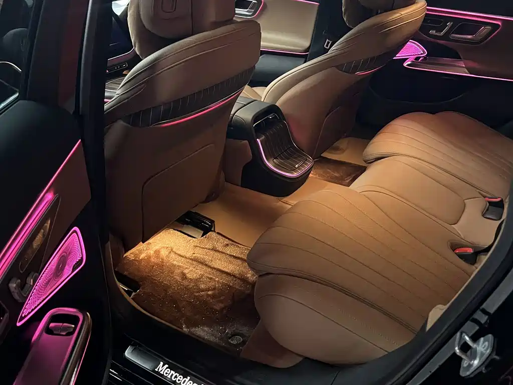 Mercedes-Benz E-Class — миниатюра 5