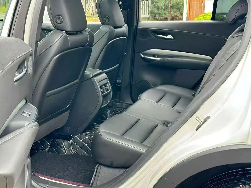 Cadillac XT4 — миниатюра 6