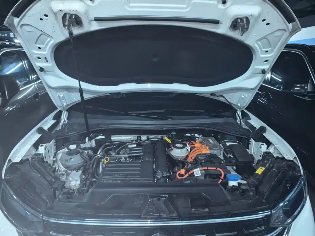 Volkswagen 探岳 GTE — миниатюра 21