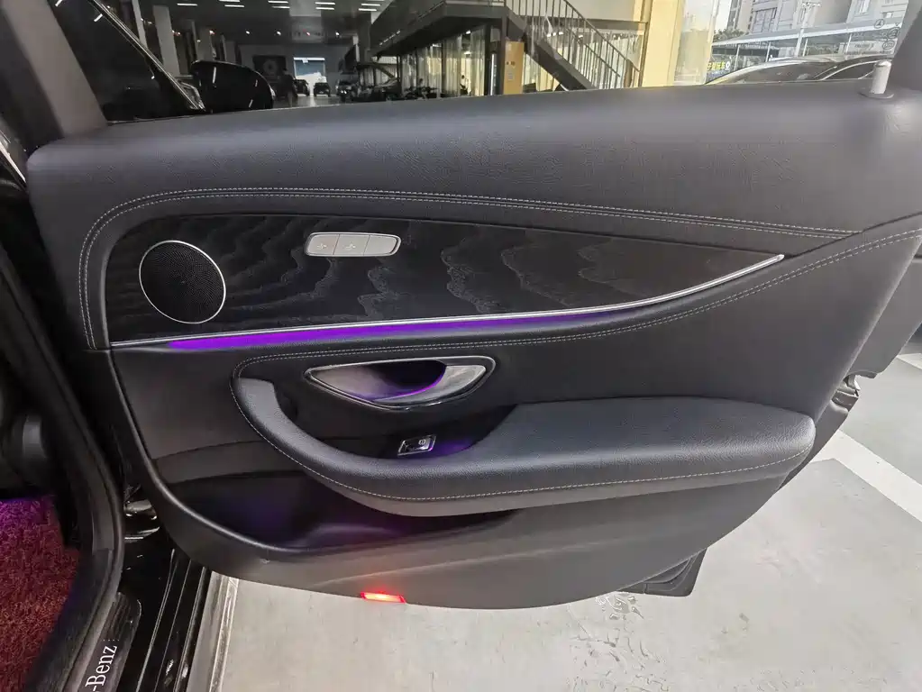 Mercedes-Benz E-Class — миниатюра 17