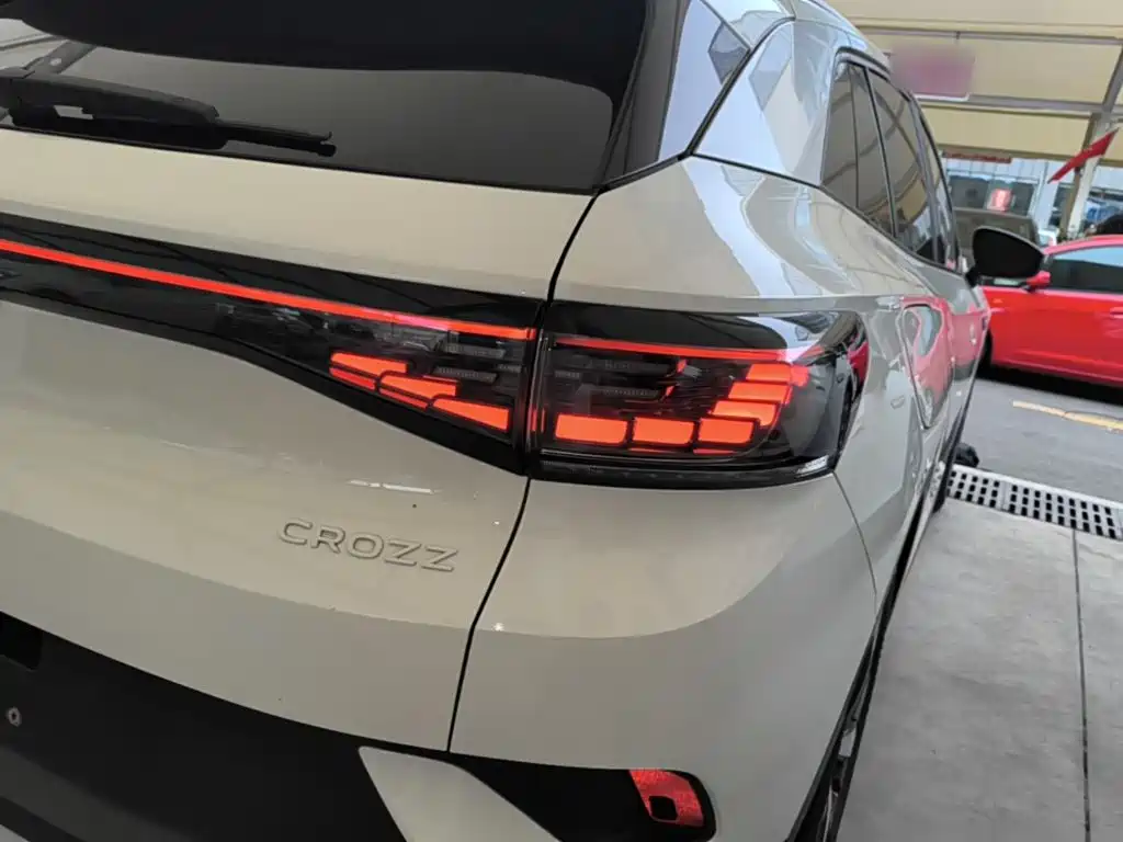 Volkswagen ID.4 Crozz — миниатюра 8