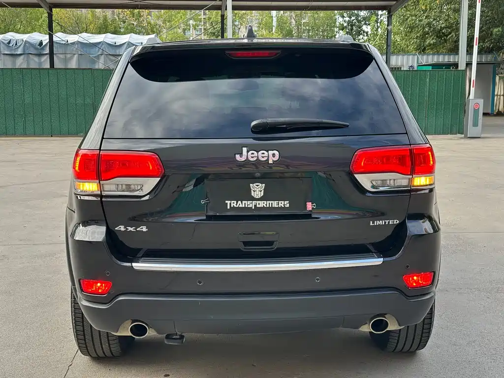 Jeep Grand Cherokee (Import) — миниатюра 4