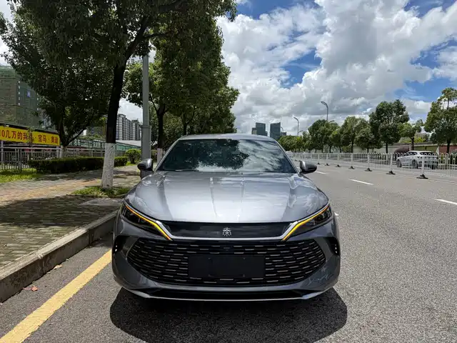 2025 BYD Qin
