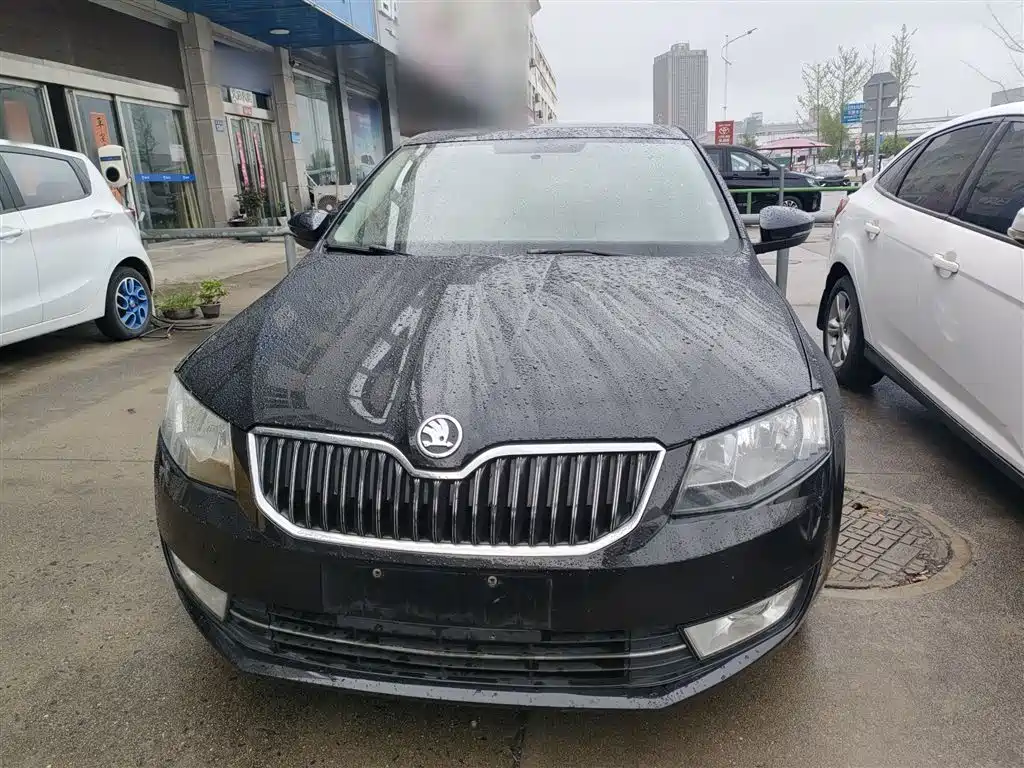 Skoda Octavia 2015 1.6L MT