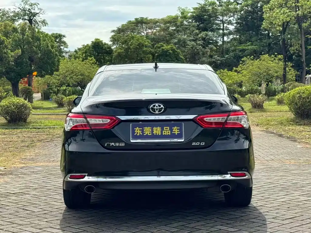 Toyota Camry — миниатюра 14