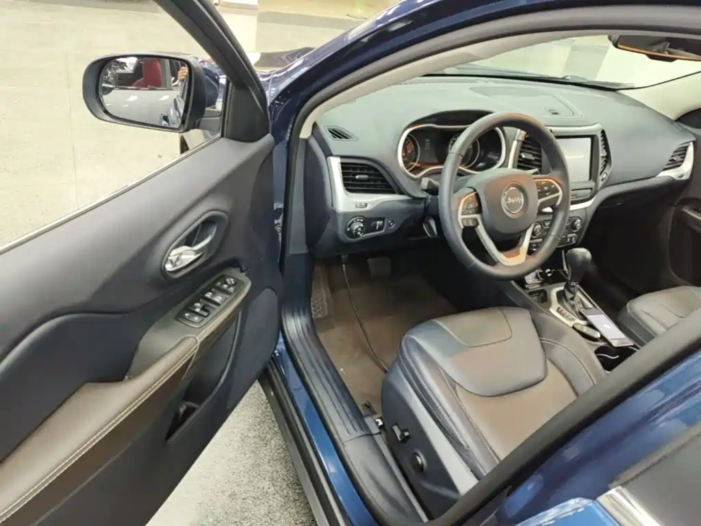Jeep Cherokee — миниатюра 16
