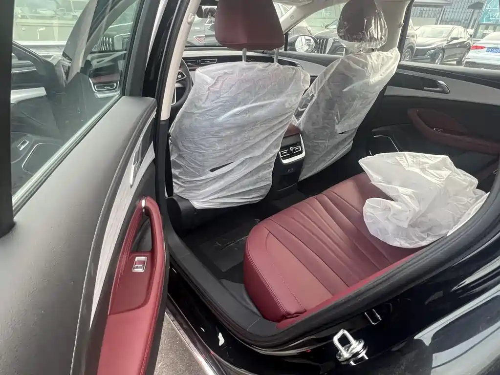 Hongqi H5 PHEV 2025 130