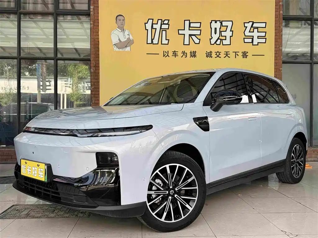 2025 Leapmotor B10 - zdjęcie 1 z 36