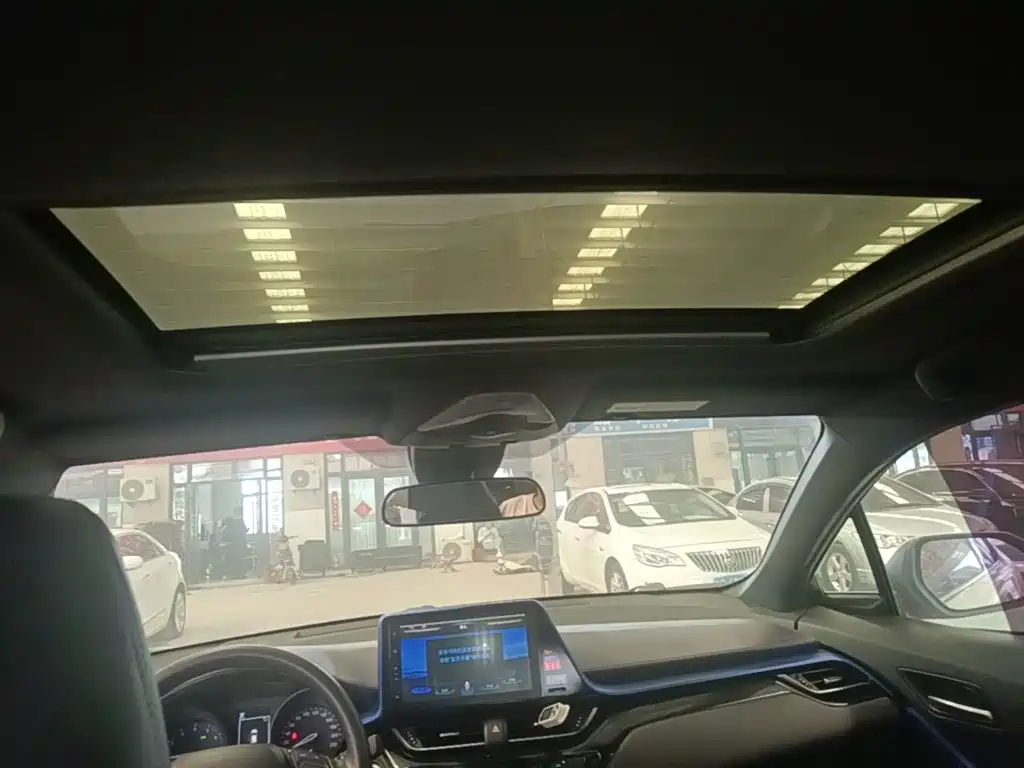 Toyota C-HR — миниатюра 18