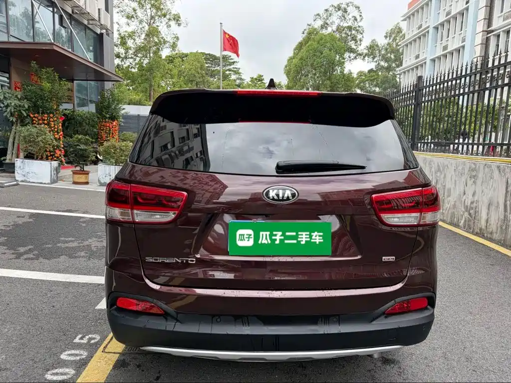 Kia Sorento 2015 L 2.4L 4WD Elite 7 мест V